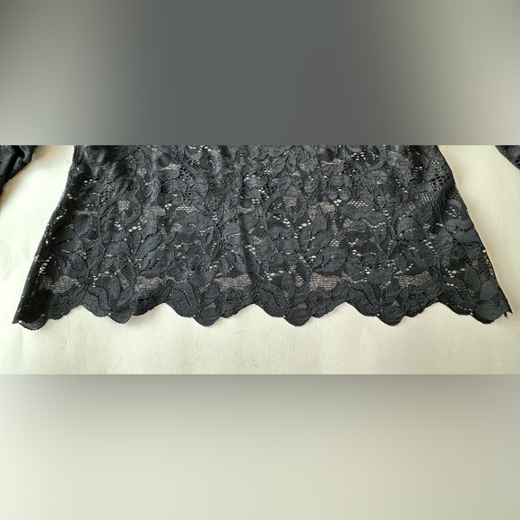 Sympli Scalloped Lace Overlay Top - Picture 5 of 8